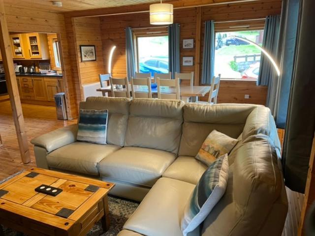 Luxury 3 Bedroom, 3 Bathroom Lodge With Hot Tub Лланбедр Екстер'єр фото