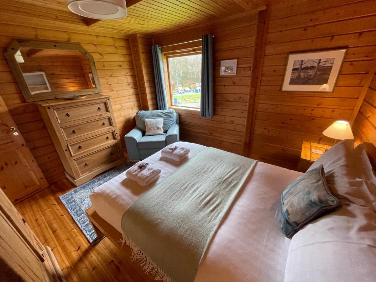 Luxury 3 Bedroom, 3 Bathroom Lodge With Hot Tub Лланбедр Екстер'єр фото